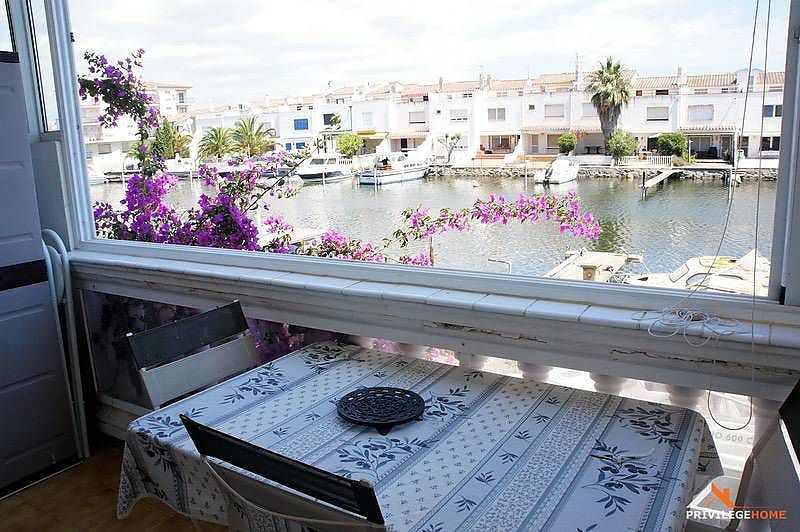 Bel appartement en bord de canal à vendre à Empuriabrava